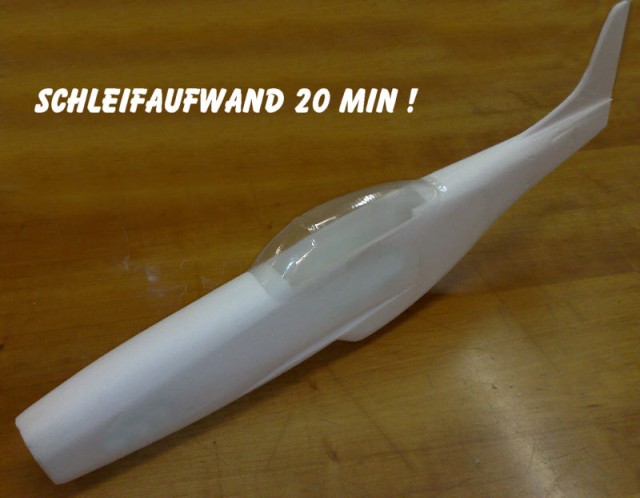 Gewicht wie abgebildet 72gr. Superstabil! Man kann das Gewicht problemlos noch weiter reduzieren, wenn man zwei Rumpfh�lften erstellt und diese vor dem Zusammenkleben innen weiter ausschleift. 60gr ist bestimmt erreichbar.