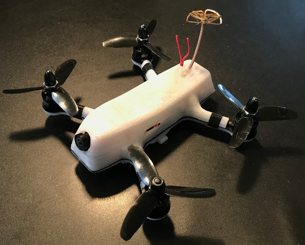 235gr mit 3s850mA / Flugzeit 9:30min