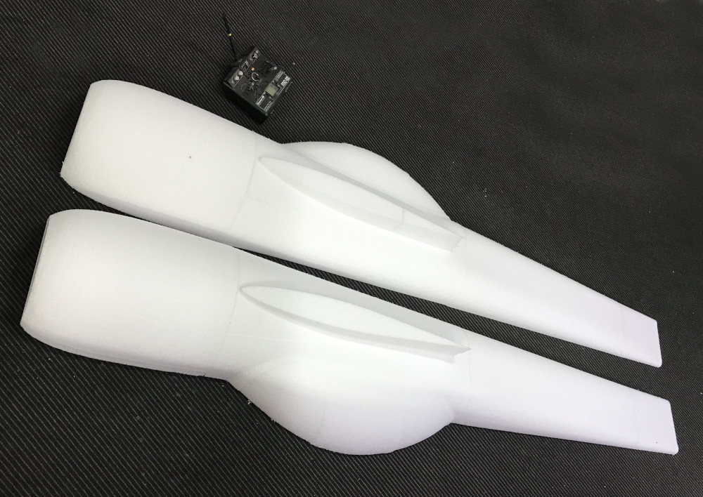 Gewicht: 2720 gr. Kann durch Aushöhlen auf ca. 1500-1700 gr reduziert werden.