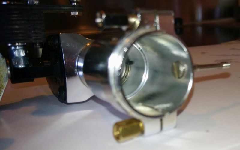 108 gegen Verdrehung einen Bolzen mit Epoxy eingeklebt - der Stift wird abgetrennt (108)