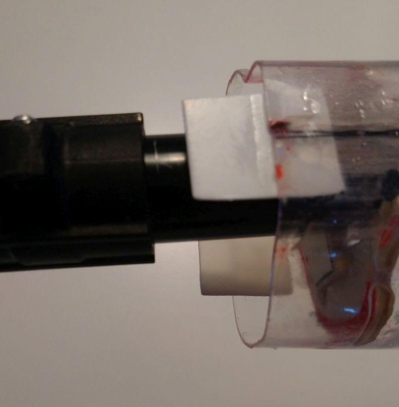 116 ABS-Platten angefügt um die Rümpfe später zu verbinden und alles in der richtigen Lage zu halten (116)