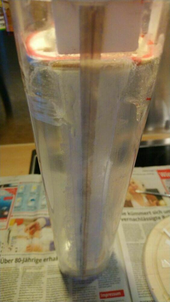 152 äussere Nahtstellen mit Glasfaserspachtel abgezogen (152)