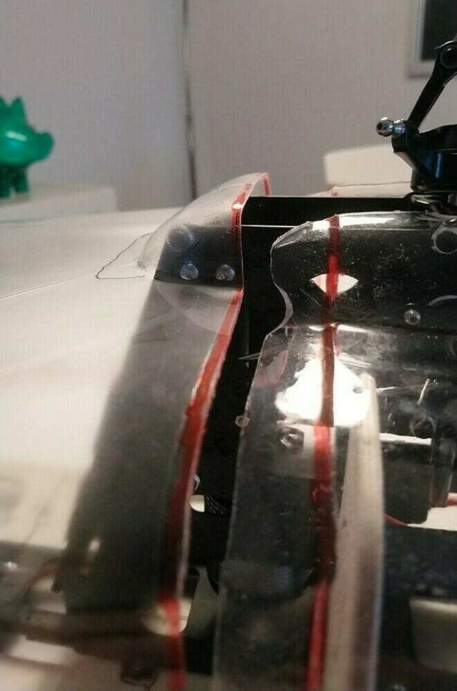 31 Haube liegt auf und passt nicht nach hinten - ohne Einschnitte (32)