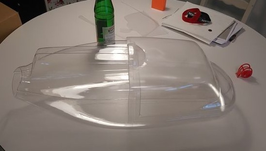 7 Haube und Rumpf mit Tesa fixiert (8)