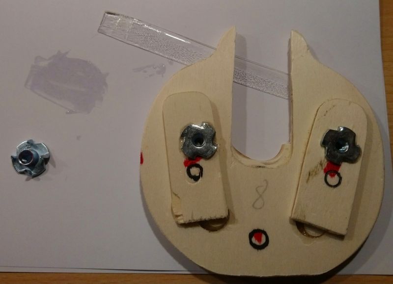 70 Einschlagmuttern M4 eingesetzt damit der Heckrumpf später gut fixiert und ausgerichtet werden kann... (70)