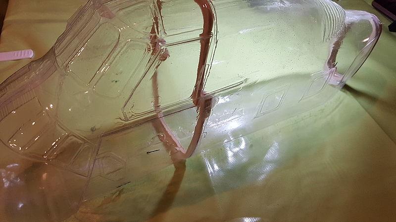 09 Fahrwerkspant und Kabinenspant eingeharzt