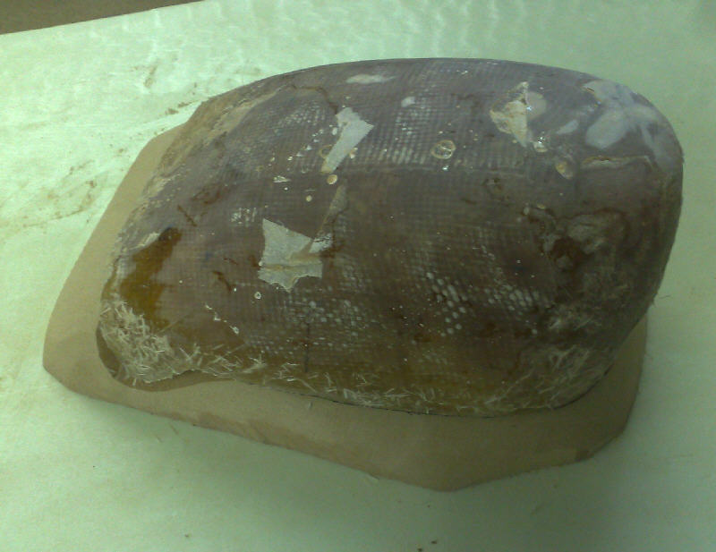 und mit Spachtel aufsetzen. (Polyesterspachtel)