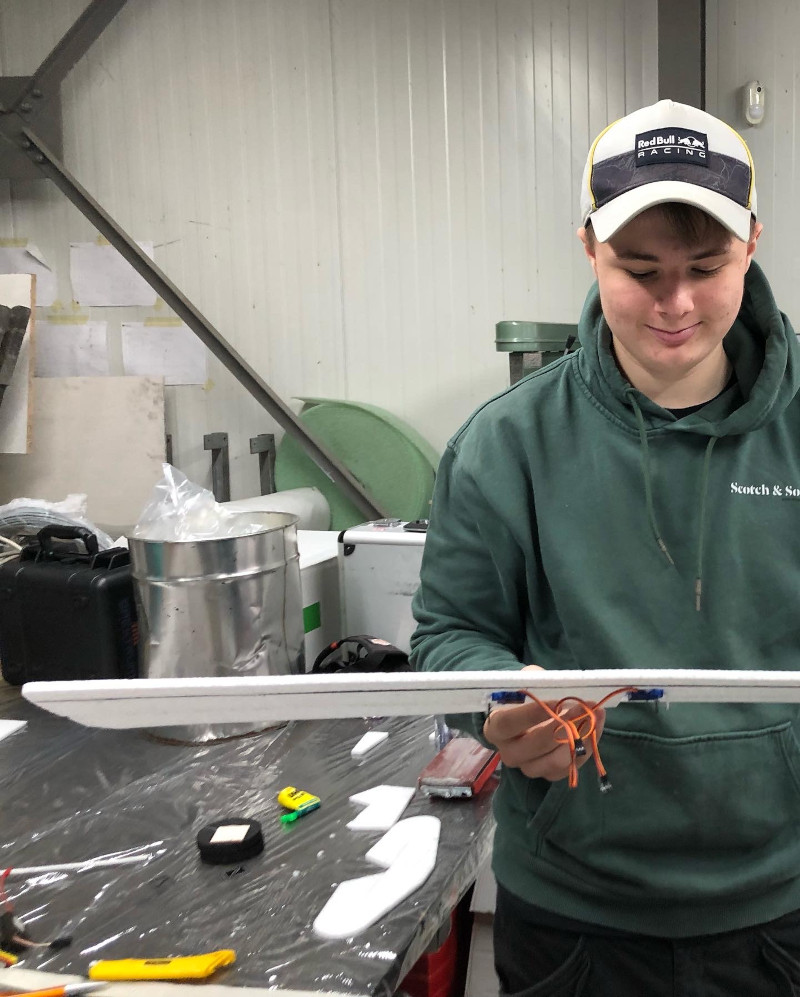 B02B2197-61C9-48D3-AD7D-695E2DD82847