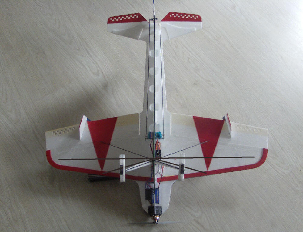 Beispiel für das Carbon-Fahrwerk und Carbon-Flächenverstrebung