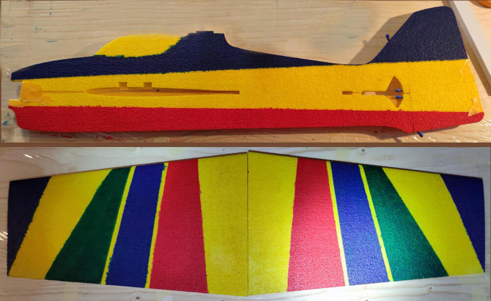 Mit Tesa o.ä. abgeklebt, verfranzte Ränder :-(