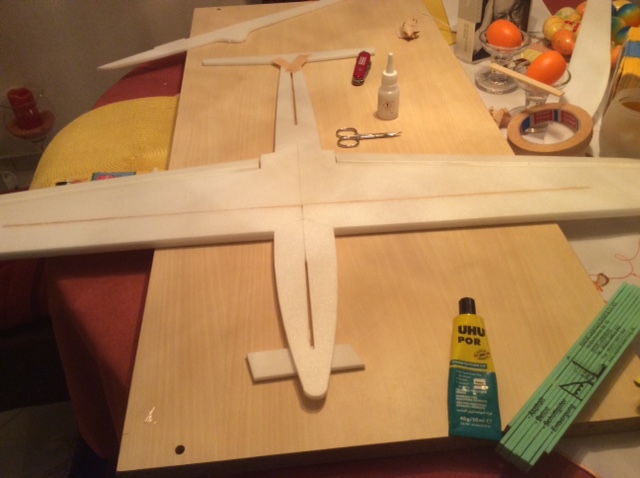 Erste Passprobe durchführen und verkleben.